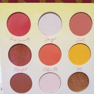 Beauty Bakerie eyeshadow palette